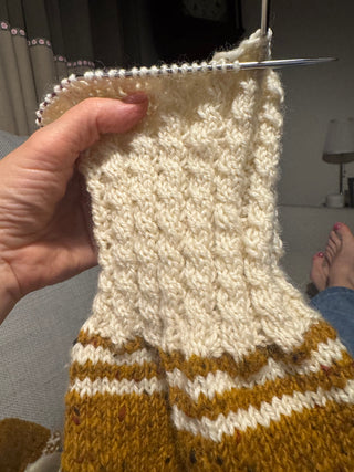 No cable needle - learn the Cable Mock Stitch