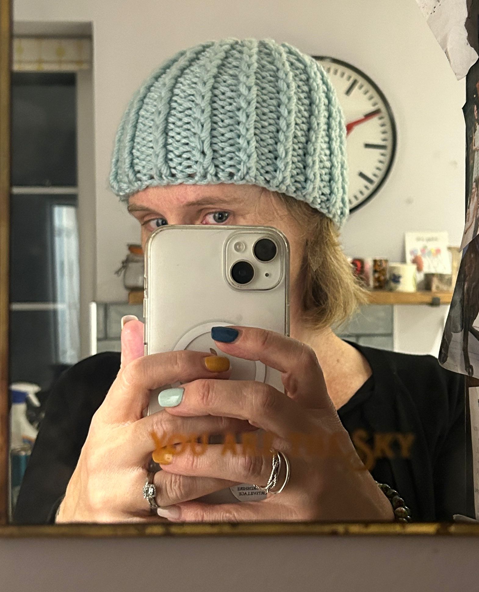 Alt image